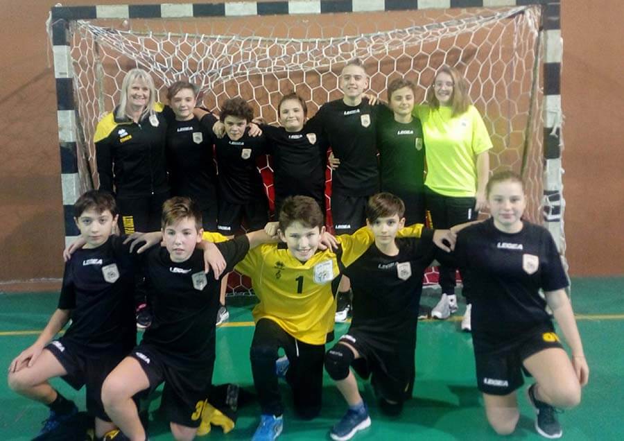 Leoni pallamano tortona formazione under 13 a Gallarate