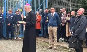 Ex Ilva di Novi Ligure, il vescovo Guido Marini ai lavoratori: «Non siete soli»